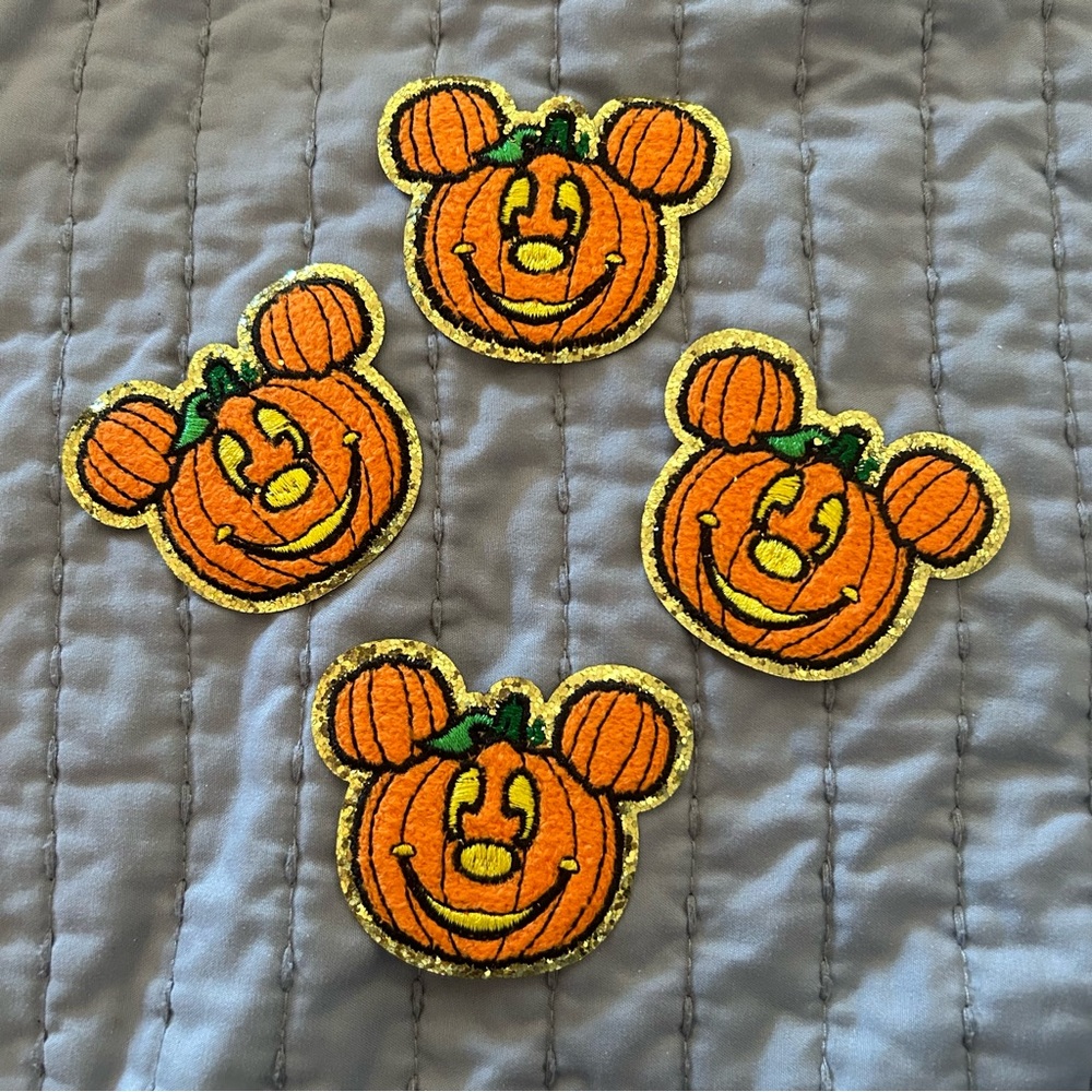 🔸3 for $20🔸Pumpkin Mickey Iron On Embroidery Patches - Picture 3 of 4